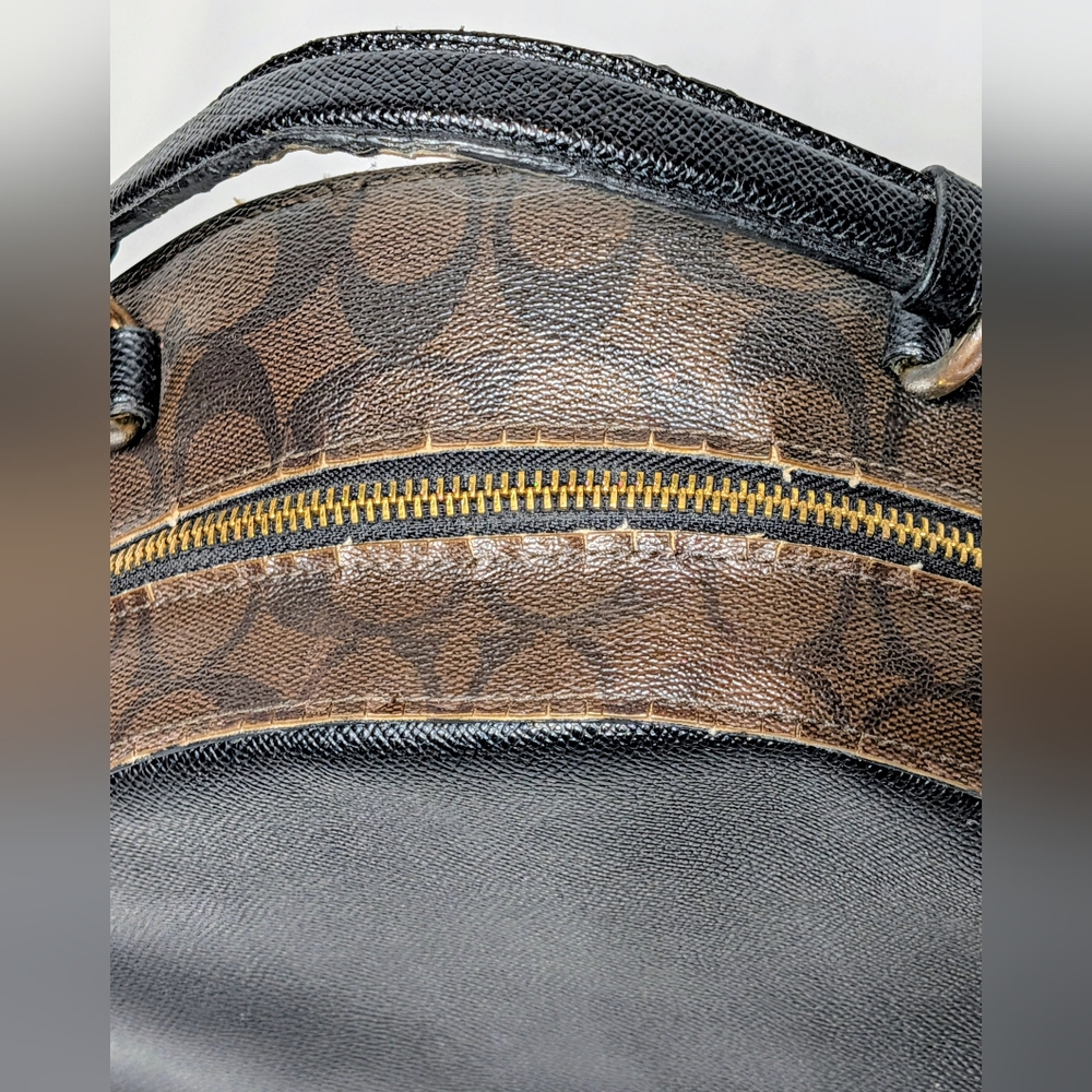 ✨ Coach Medium Backpack – Leather & Signature Canvas ✨ - Picture 4 of 10